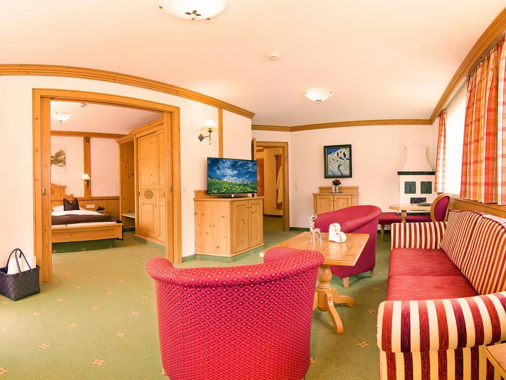 Alpenhotel Tirolerhof Neustift im Stubaital Room photo