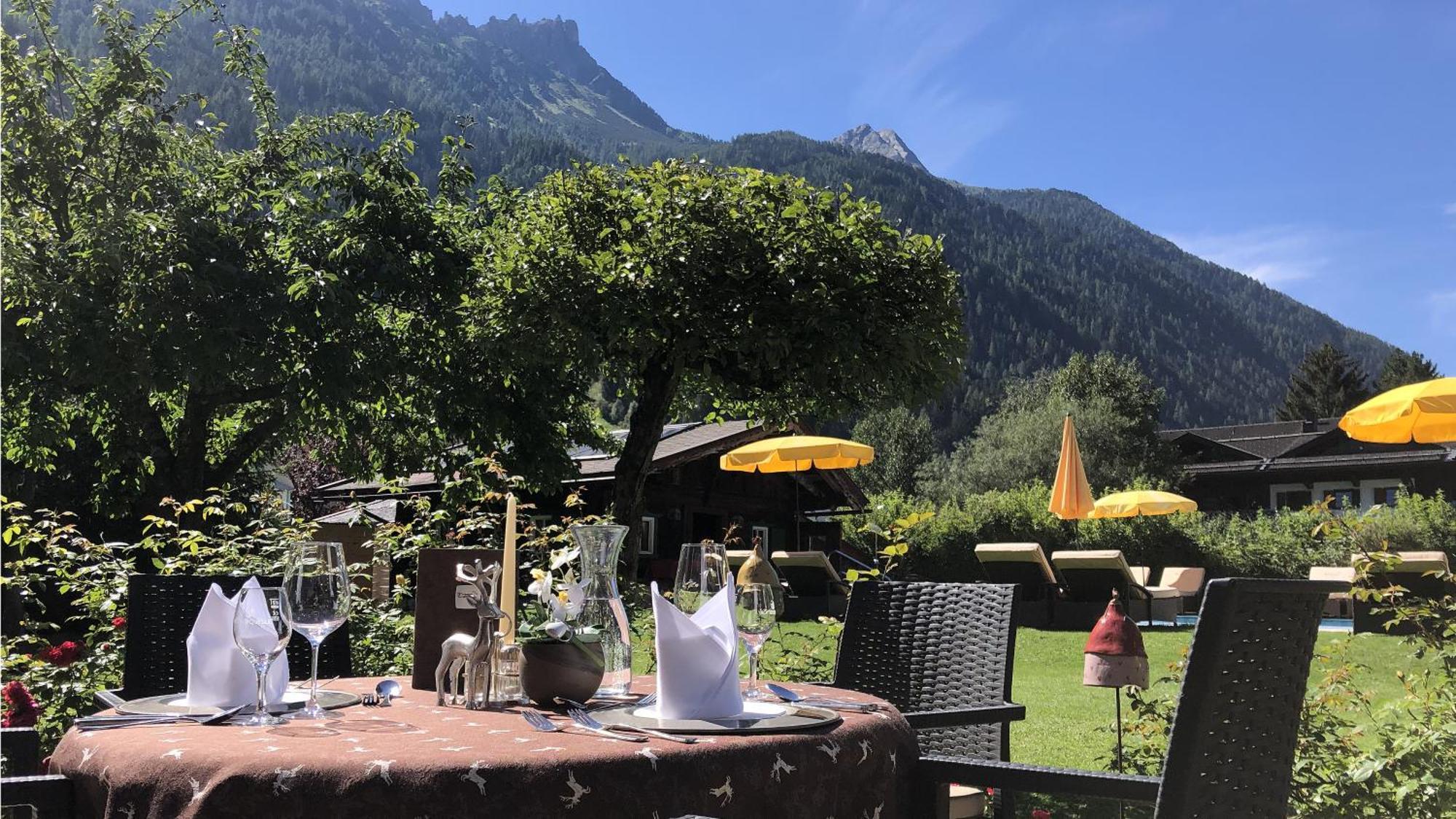 Alpenhotel Tirolerhof Neustift im Stubaital Exterior photo