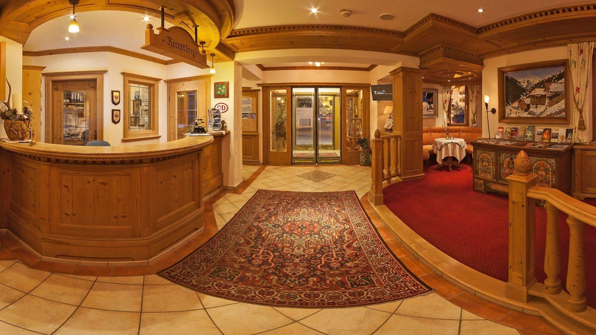 Alpenhotel Tirolerhof Neustift im Stubaital Exterior photo